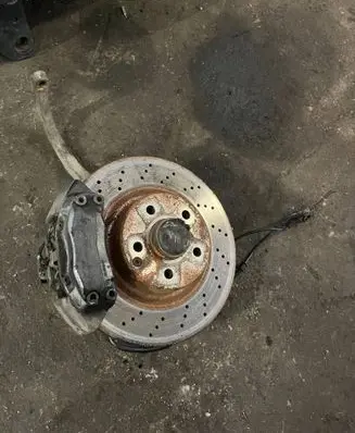 Mercedes-Benz S W220 Front wheel hub