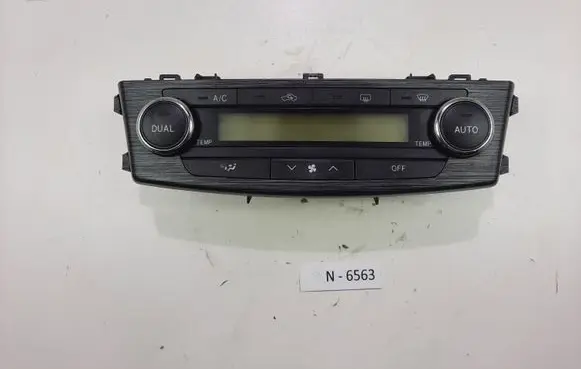 Toyota Avensis T270 Climate control unit 5590005350