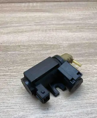 BMW 5 F10 F11 Turbo solenoid valve 7626350