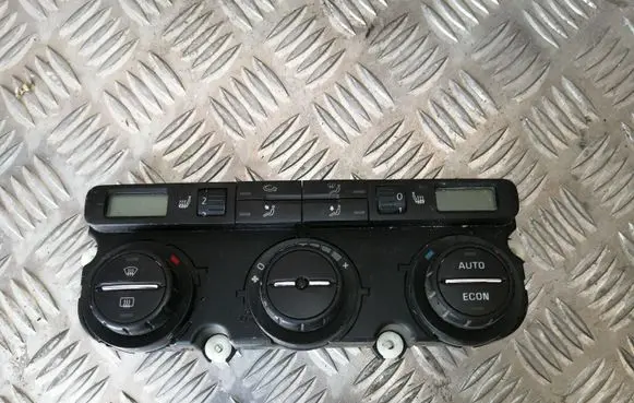 Volkswagen Touran I Climate control unit