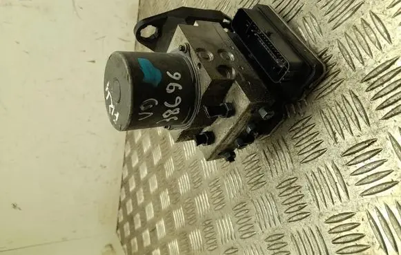 Volkswagen Touareg III ABS Pump 4M6907379AG