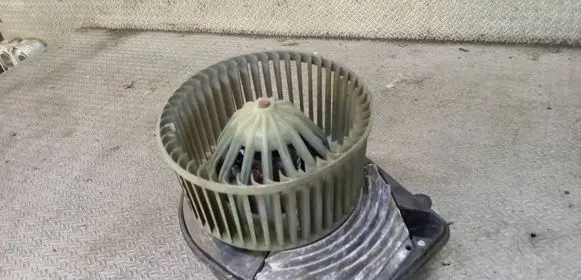 Volkswagen PASSAT B5.5 Heater fan/blower 740221233F