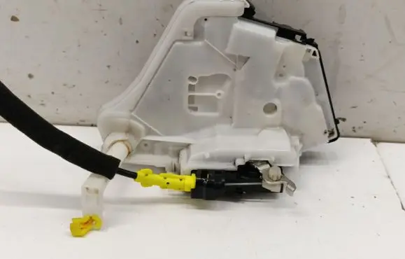 Nissan Juke II F16 Front door lock 805006PA1A
