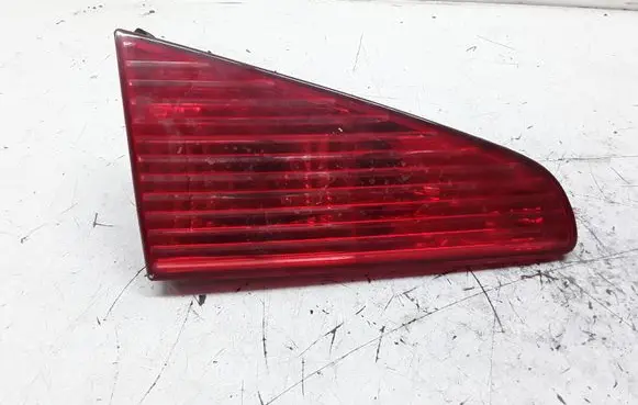 Tailgate rear/tail lights