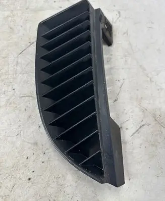 Mitsubishi Colt Front bumper upper radiator grill 127773