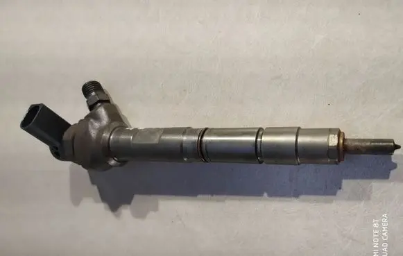 Volkswagen Golf VII Fuel injector 0445110475