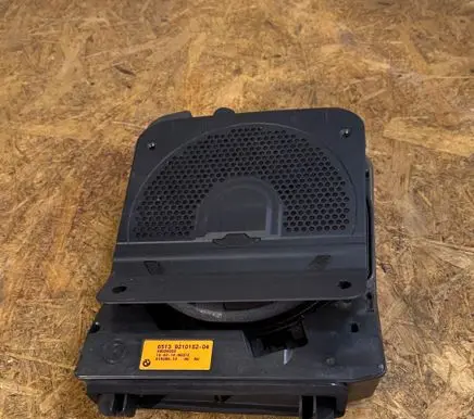 BMW 4 F32 F33 Subwoofer speaker 9210152 61928910 48009002