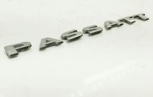 Volkswagen PASSAT B7 USA Manufacturers badge/model letters 