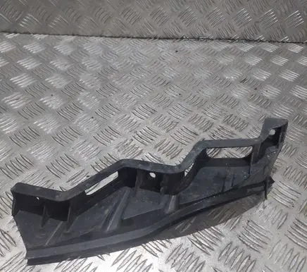 Volkswagen PASSAT B6 Front bumper mounting bracket 3C0807890