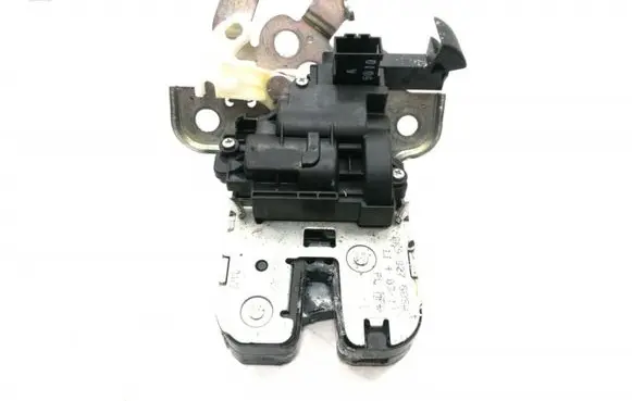 Audi A4 S4 B8 8K Tailgate/trunk/boot lock/catch/latch 8K9827505A