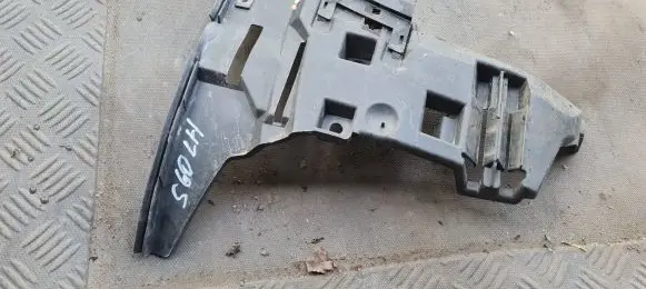 Volvo V70 Front bumper mounting bracket 09190303