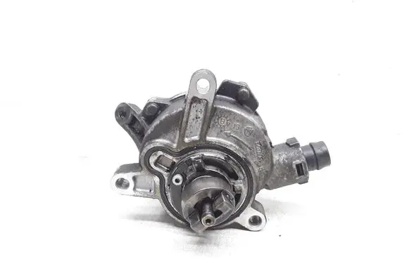 Volvo V70 Vacuum pump 31219463
