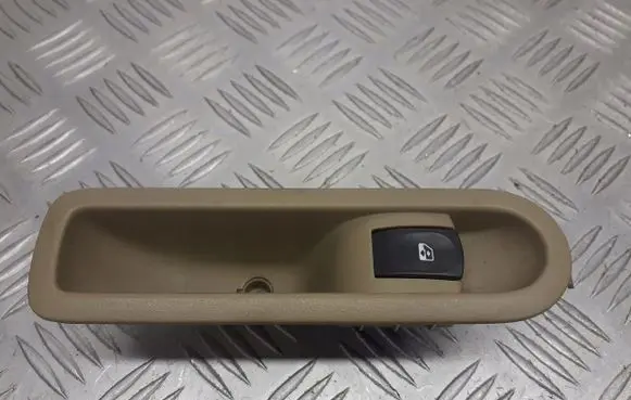 Renault Modus Quarter vent window switch 8200315537