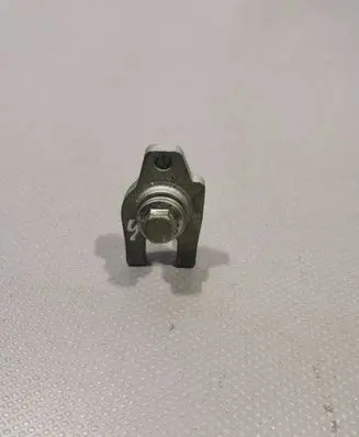 Nissan Qashqai+2 Fuel Injector clamp holder