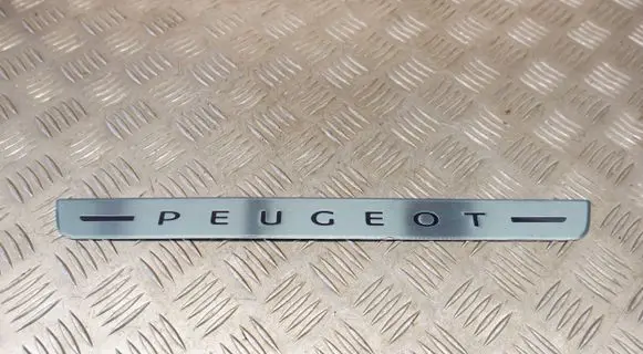 Peugeot 208 Front sill trim cover 9828373080