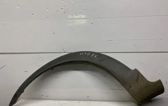 Volvo XC70 Front arch trim 9190877