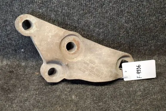Audi A8 S8 D3 4E Engine mounting bracket 4E0199603S