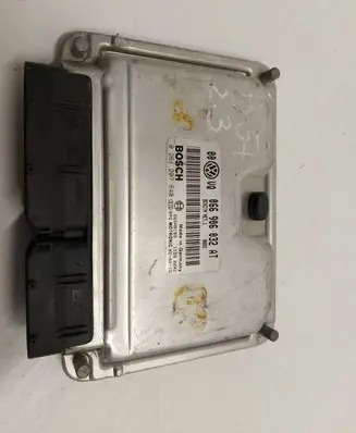 Volkswagen PASSAT B5.5 Engine control unit/module 066906032AT 26SA8189 0261207640