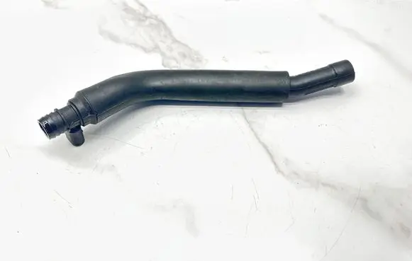 Mercedes-Benz Sprinter W906 Breather/breather pipe/hose A6510100882