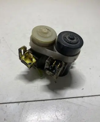 Honda CR-V Windscreen/windshield washer pump