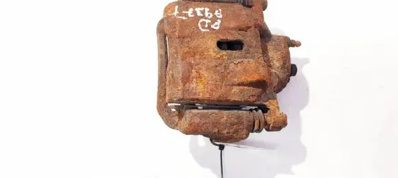 Toyota Corolla Verso E121 Front brake caliper