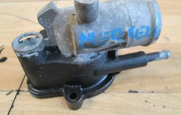Thermostat/thermostat housing