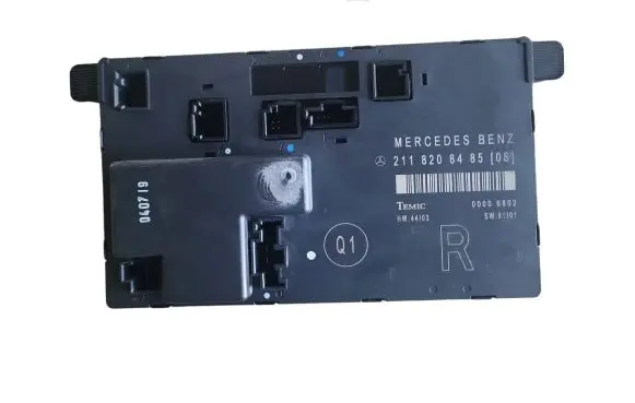 Mercedes-Benz E W211 Door control unit/module 2118208485