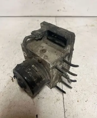 Volkswagen Golf IV ABS Pump 1J0907379G HLS9C12A54