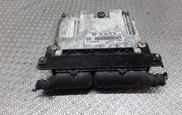 Volkswagen PASSAT B6 Engine control unit/module 03G906021RQ 0281014139