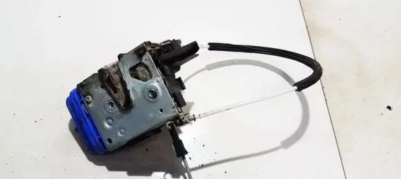 Audi A6 S6 C4 4A Rear door lock 8D0839015A