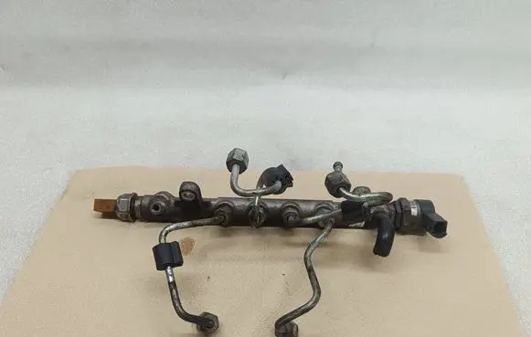 Volkswagen PASSAT B6 Fuel main line pipe 03L089C 0201724