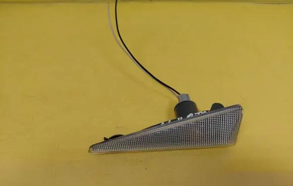Renault Megane II Front fender indicator light 82000271518