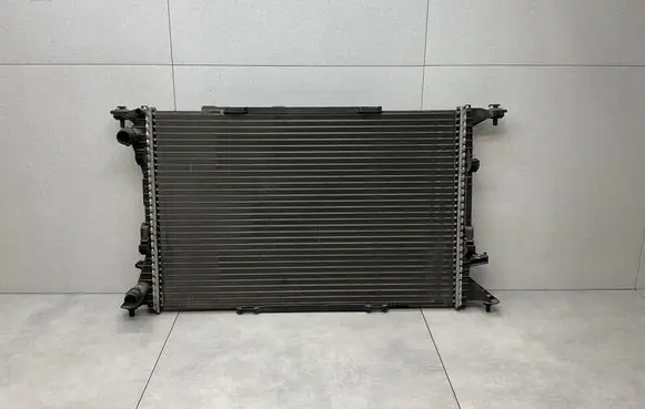 Audi Q5 SQ5 8R Coolant radiator 8K0121251R