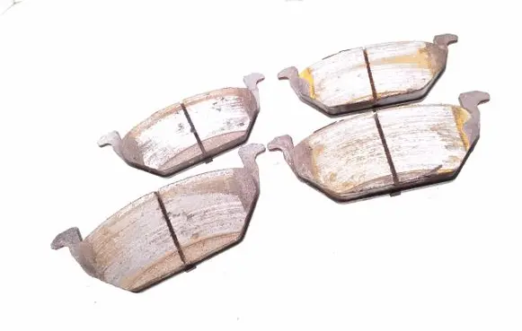 Volkswagen Golf IV Brake pads (front) 