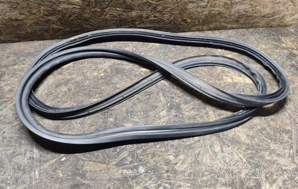 Mazda 3 II Trunk rubber seal (body) 