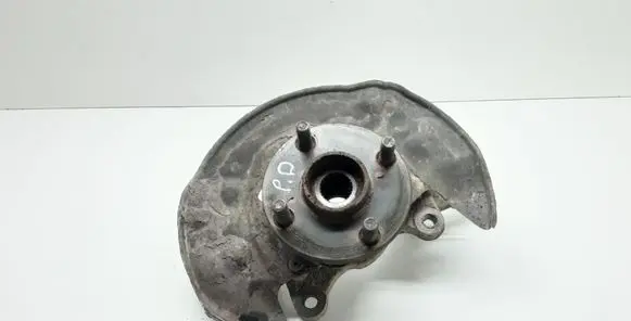 Toyota Corolla Verso E121 Front wheel hub spindle knuckle
