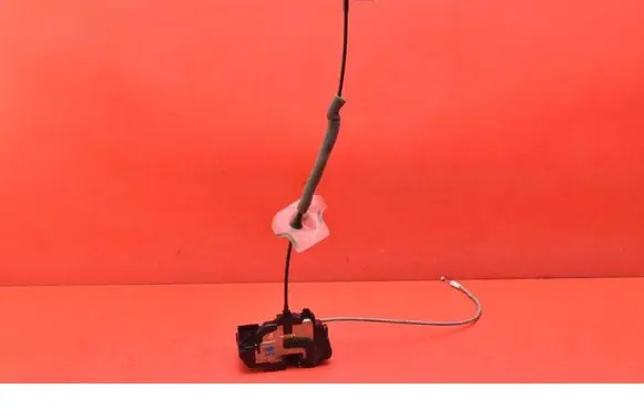 Nissan Qashqai Front door lock 