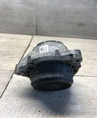 BMW 3 F30 F35 F31 Engine mount bracket 6787657 180615