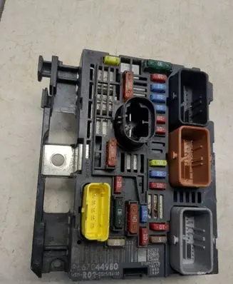 Citroen C5 Fuse module 9667044980