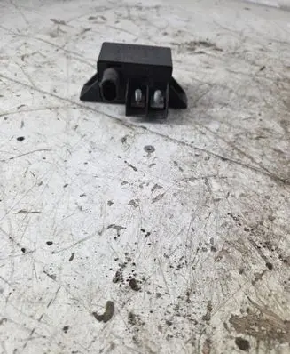 Mercedes-Benz E W211 Charging relay A0025426419 0332002167
