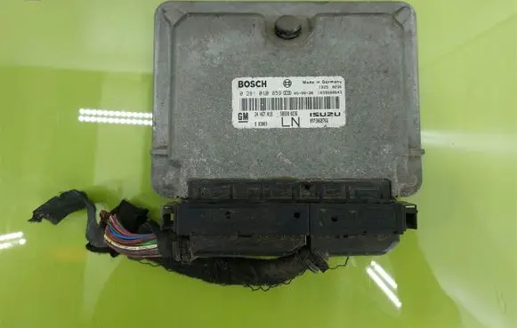 Opel Astra G Engine control unit/module 0281010859