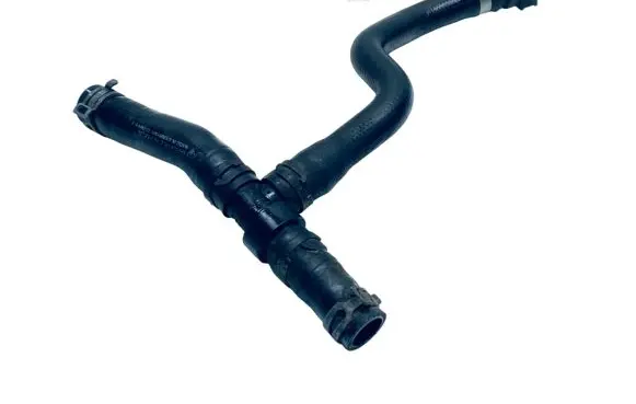 Volkswagen Touareg II Engine coolant pipe/hose 7P0122101E