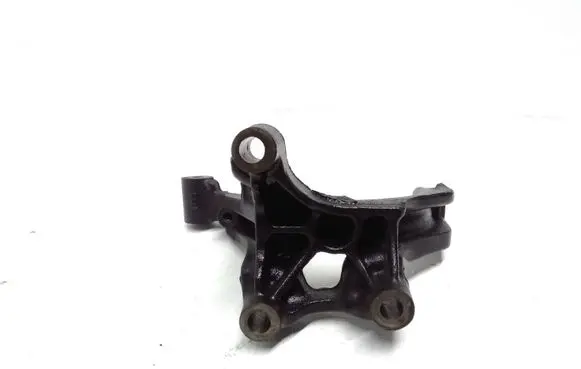 Engine mounting bracket
