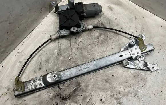 Nissan Primera Rear door window regulator with motor 400600T2