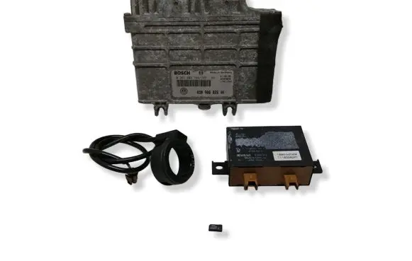 Volkswagen Polo III 6N 6N2 6NF Engine ECU kit and lock set 030906026AK 0261203744 26SA3898