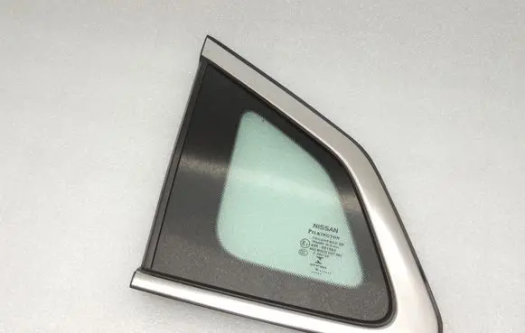 Nissan Qashqai Rear side window 833134EA0A