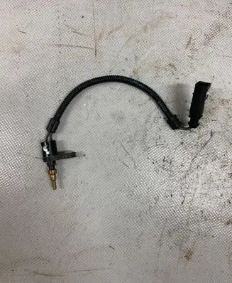 Volkswagen Touareg II Coolant temperature sensor 03H919501A