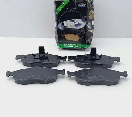 Ford Mondeo MK II Brake pads (front) 200223