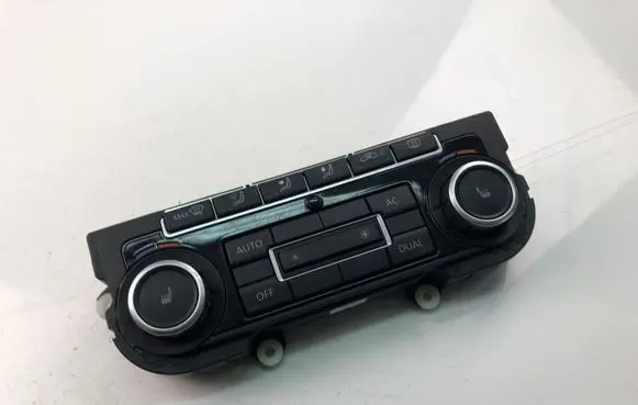 Volkswagen Golf VI Climate control unit 5K0907044BT
