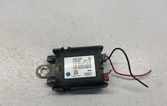 Mercedes-Benz ML W164 Aerial antenna amplifier A1648201689 12221529 ZGS003